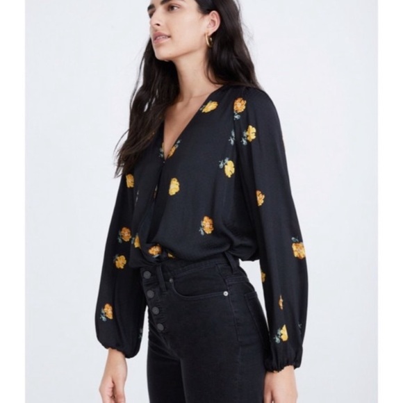 Madewell Floating Wrap Top in Black Floating Florets - Picture 2 of 6